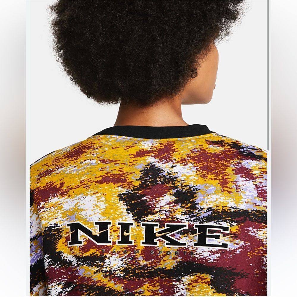 Women's Nike Sportswear Gel Revival Fleece Crew Sweatshirt size medium - Picture 3 of 10